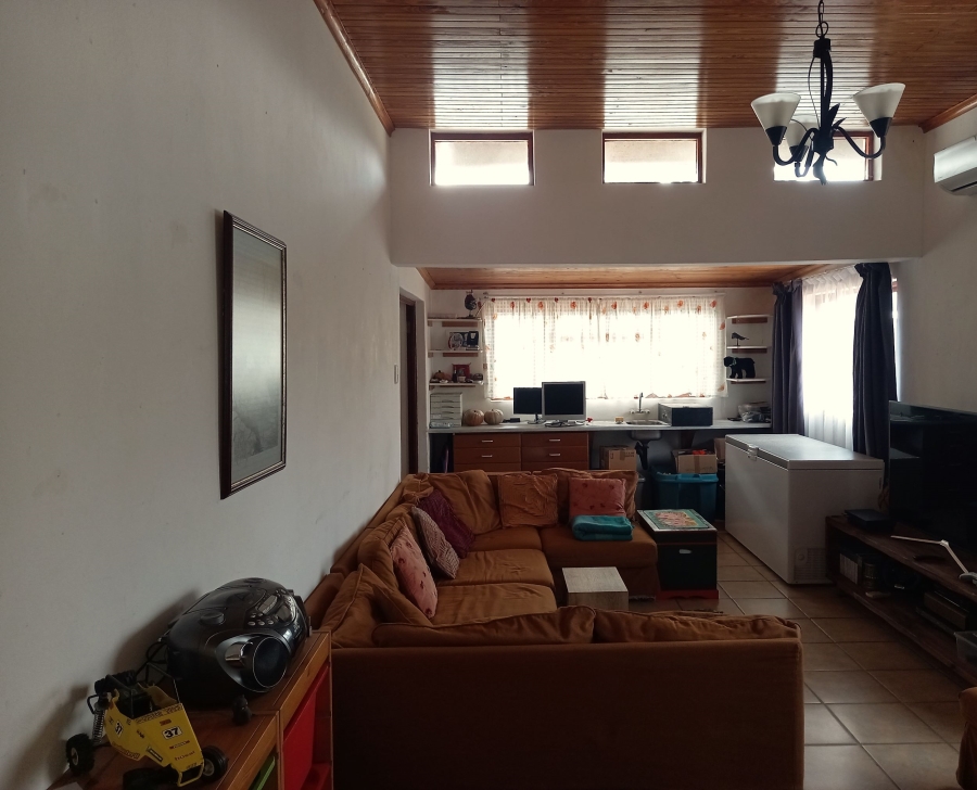 4 Bedroom Property for Sale in Uniondale Western Cape